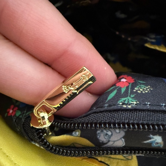 Loungefly Disney Snow White Handbag (Like New) - Picture 13 of 16